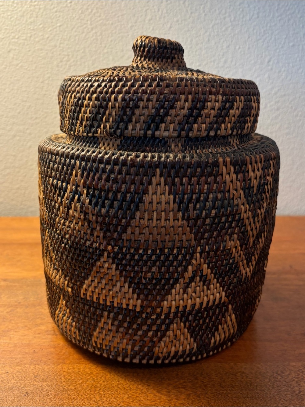 Iraya Mangyan Philippine Basket W Lid Chevron Zigzag Pattern Nito Black Vine